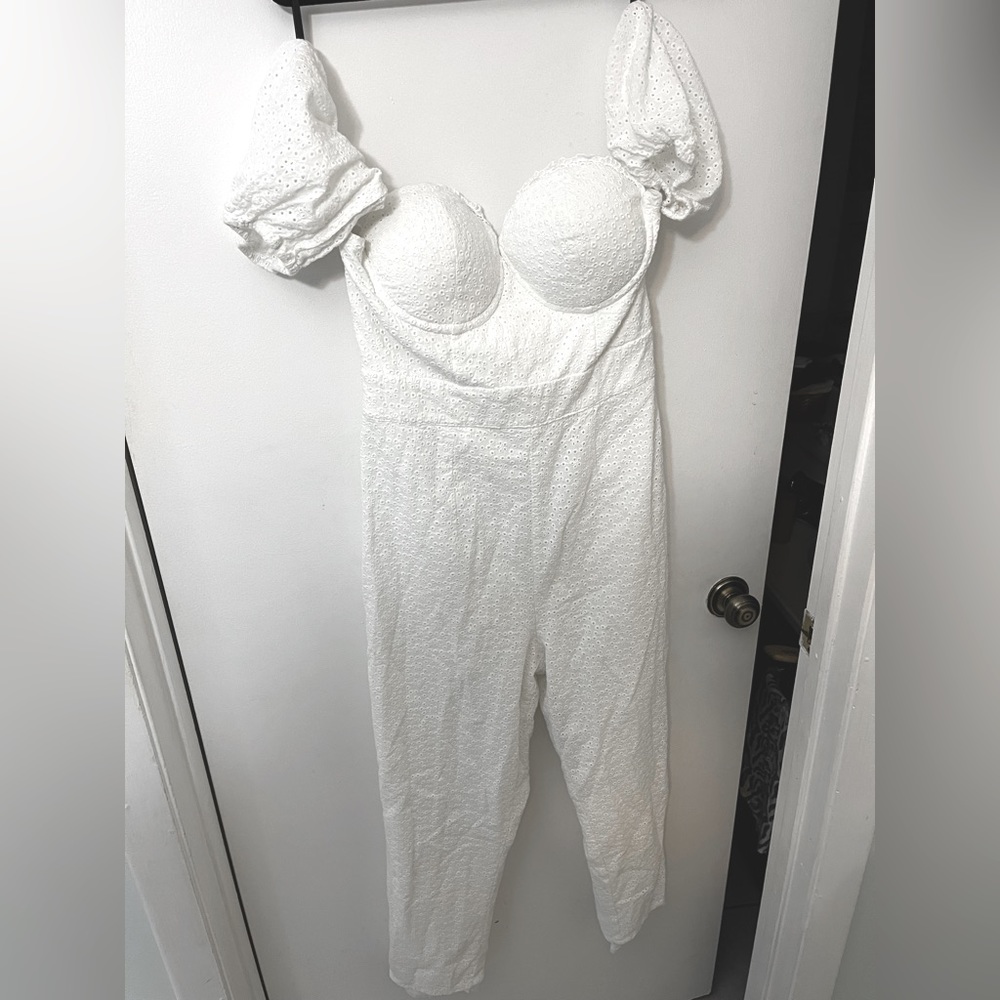 Bebe pants suit size small off the shoulder white for summer outfit for sale!